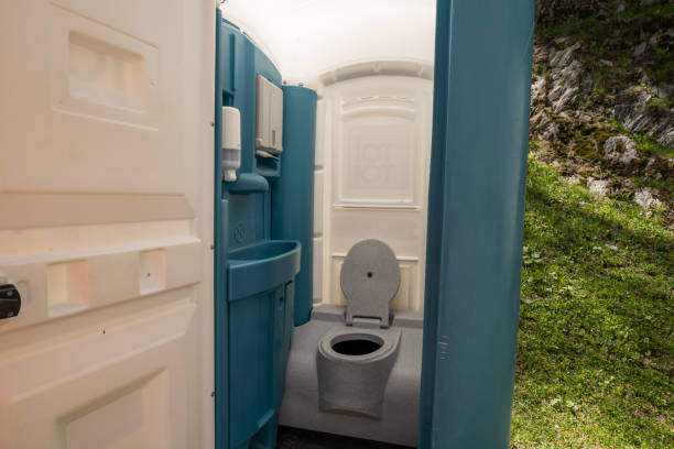 Best Portable restroom trailer rental  in Northbrook, IL